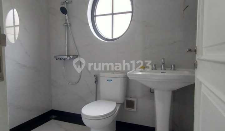 Rumah Baru Mewah Cempaka Putih Tengah – 2,5 Lantai, Shm, 6.3m Nego!  2