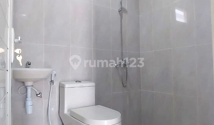 Jarang Ada! Rumah Minimalis di Jalan Utama Imperial Gading Akses 3 Mobil Lebar LT 6 x 19 Baru Renovasi Rapih 2