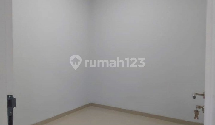 Jual Cepat Rumah Minimalis 2,5 Lantai di Cengkir Barat – Lokasi Strategis, Harga Nego! 2