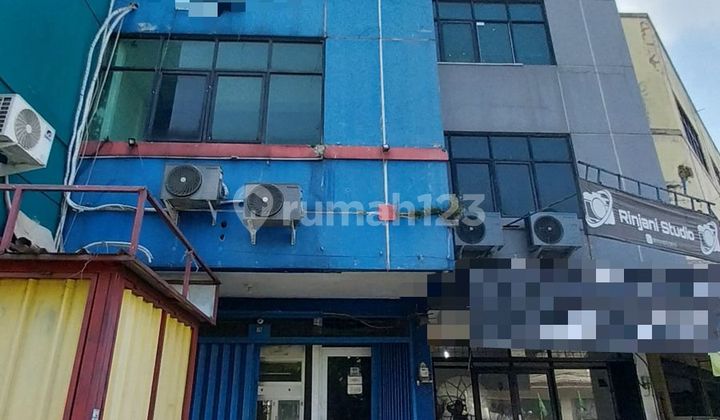 Quick Sale Strategic Shop-House on Otista Raya Street 4 Floors with Land Area 4.5 X 15 Price Negotiable Until Deal 1