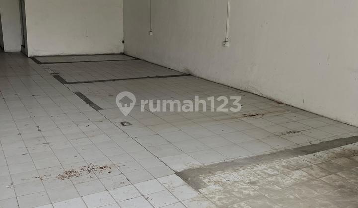 Disewakan Ruko 3 Lantai Lokasi Strategis Di Pangeran Jayakarta Jalan Lebar  2