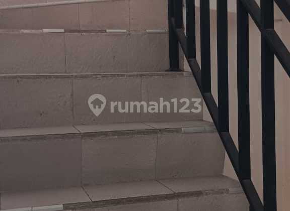 TURUN HARGA! Rumah 3 Lantai di Kelapa Molek LT 5 x 18 Lengkap Solar Hart 2