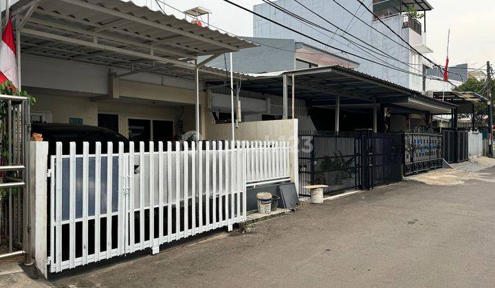 Rumah 1,5 Lantai Di Janur Kuning Akses 2 Mobil Renovasi Standar  2