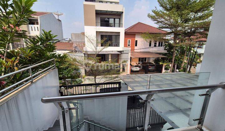 Rumah 4 Lantai Minimalis Di Taman Pegangsaan Indah – 8x18, Harga Turun Jadi 4,5m! 2