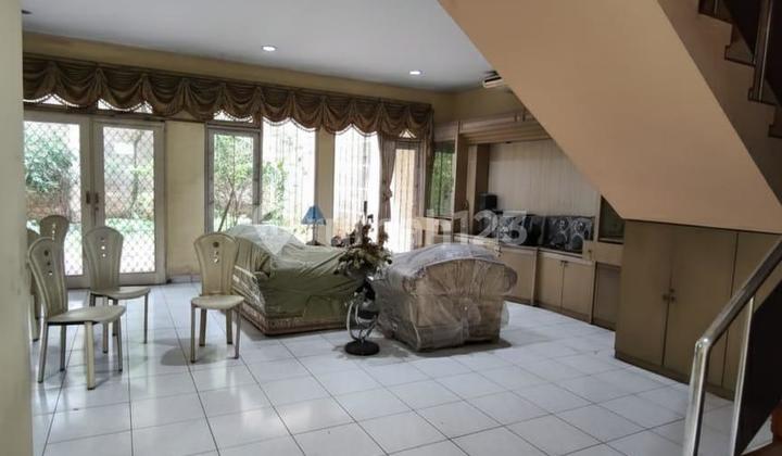 Jual Rumah 2 Lantai Luas Tanah 420M2 Bonus Halam Belakang 9M X 8M di Komplek Taman Modern Cakung