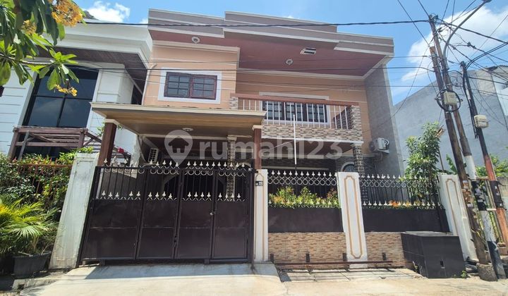 Jual Cepat Rumah Siap Huni 2 Lantai LT 9 x 20 di Kelapa Gading, Lokasi Strategis Jual Cepat Rumah Siap Huni 2 Lantai LT 9 x 20 di Kelapa Gading, Lokasi Strategis