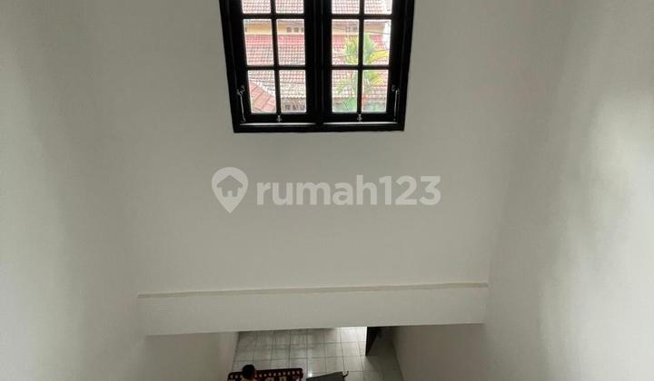 Dijual Cepat Rumah Baru Renov 2 Lantai di Taman Malaka Duren Sawit - Harga Terbaik!