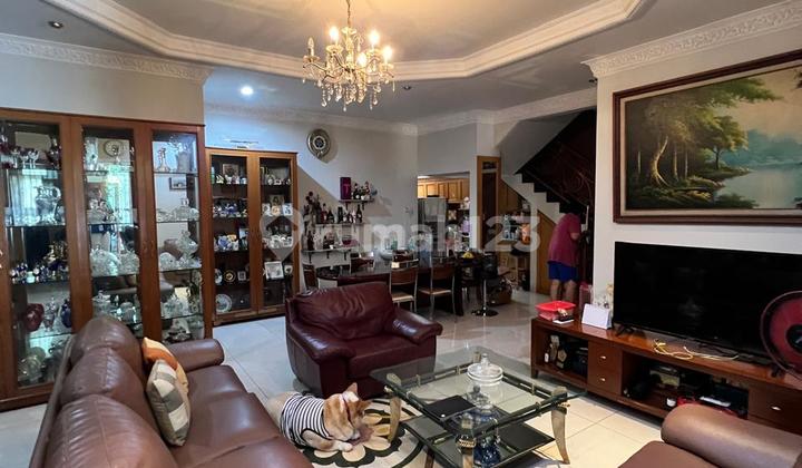 TURUN HARGA! Rumah Nyaman & Strategis di Kayu Putih Desain Interior LT 200m², SHM, Bebas Banjir