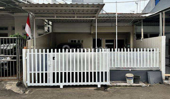 Rumah 1,5 Lantai Di Janur Kuning Akses 2 Mobil Renovasi Standar  1