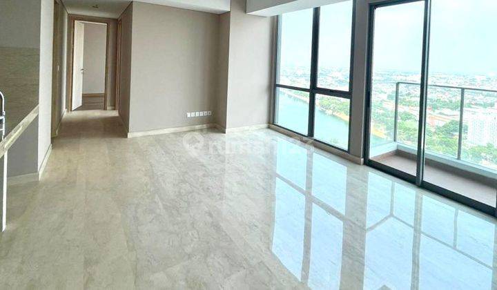 Apartemen Holland Village PRIVATE LIFT dengan 3 Kamar Tidur View Pool 1