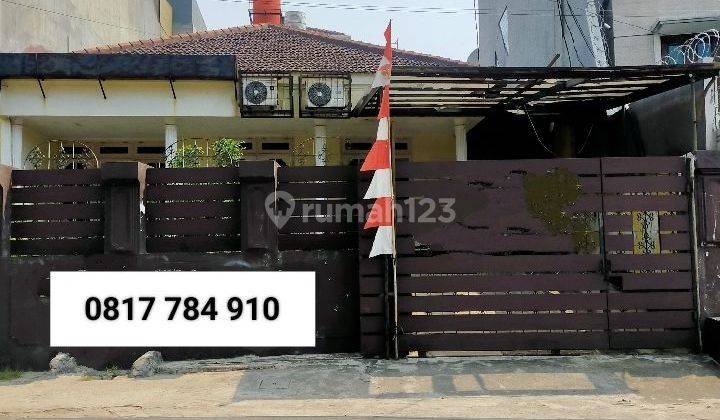 Rumah 2 lantai, SHM, dijual hanya hitung tanah, dan harga tanah dibawah pasar, di bendungan hilir Jakarta pusat. 1