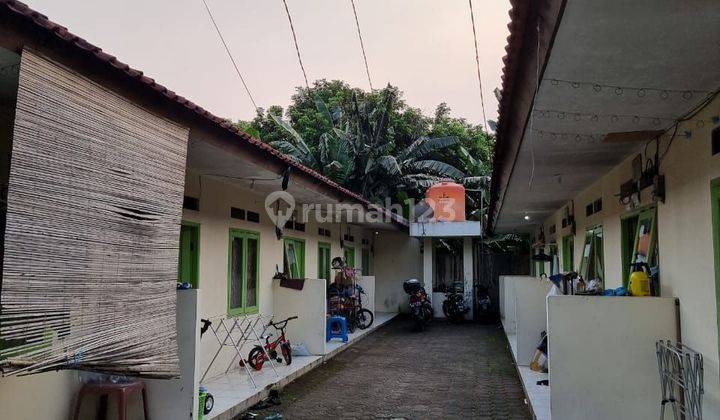 Ruang Usaha atau rumah kontrakan, masing2 seluas 40 M2, model paviliun. 2