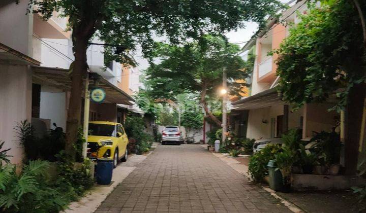 Rumah 3 Lantai SHM siap huni di Kodau Jatiasih Bekasi  2