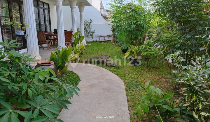 Rumah Ni Sangat Bagus .dua Lantai Dan Dalm Komplek.bintaro Sektor,1.jakarta Selatan 