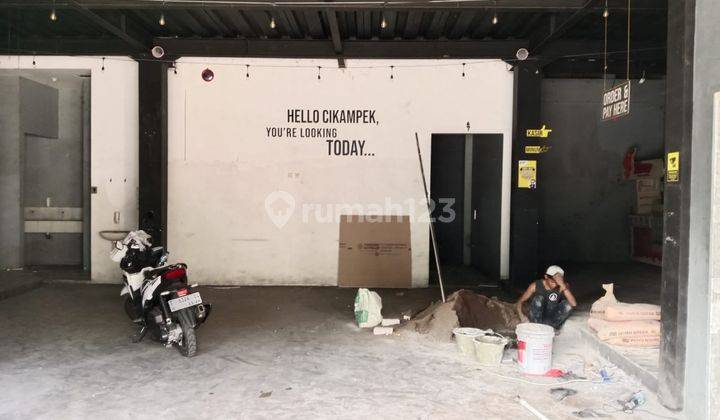 Gedung Ex Cafe Kosan Karawang Lokasi Strategis  1