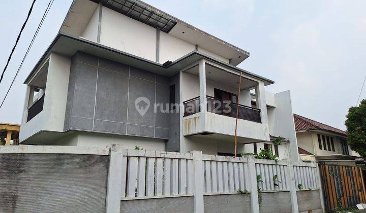 Rumah Cantik 2 Lantai di Bukit Cimanggu City 2