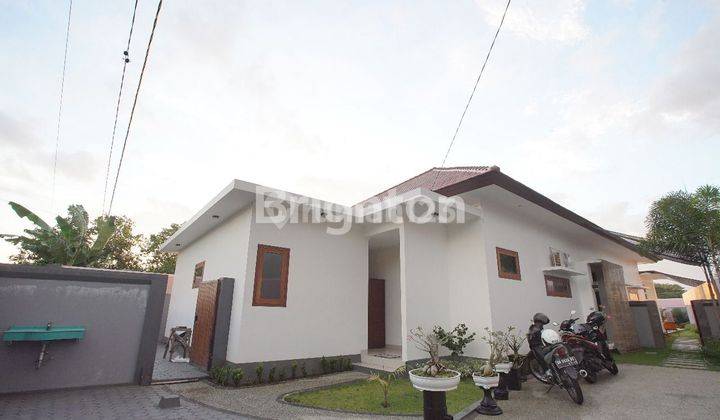 VILLA CANTIK DENGAN PEMANDANGAN PANTAI LOKASI DI SENGGIGI 1