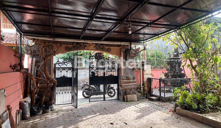 SPACIOUS GARDEN HOUSE LOCATION DUKUH SARI SESETAN 1