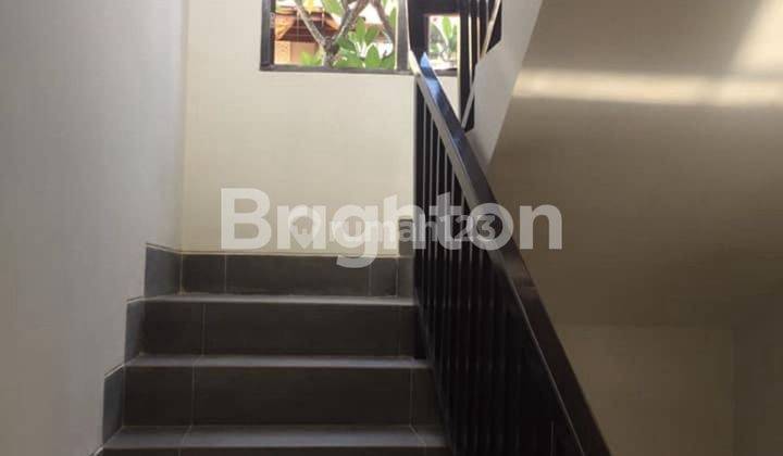 HOUSE IN LUXURY HOUSING AREAS 3+1 BR DENPASAR 2