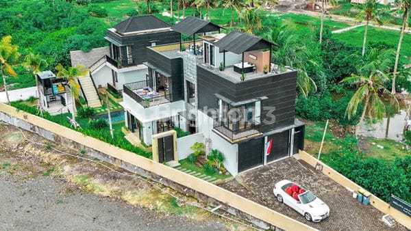 Luxury Beach Front Villa Fully Furnished Pantai Saba Gianyar
