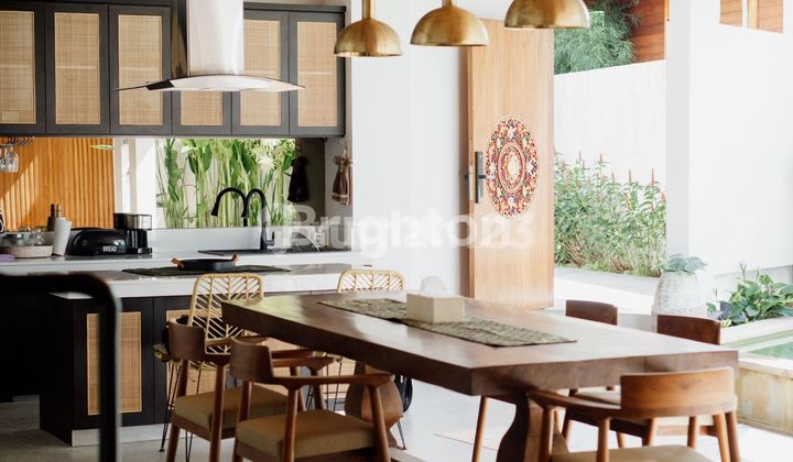 LUXURY VILLA 2 LANTAI FULL FURNISHED DI KAWASAN ELIT PERERENAN LUXURY VILLA 2 LANTAI FULL FURNISHED DI KAWASAN ELIT PERERENAN