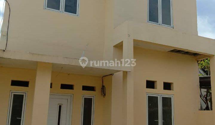 over unit citayem dekat angkot. 4