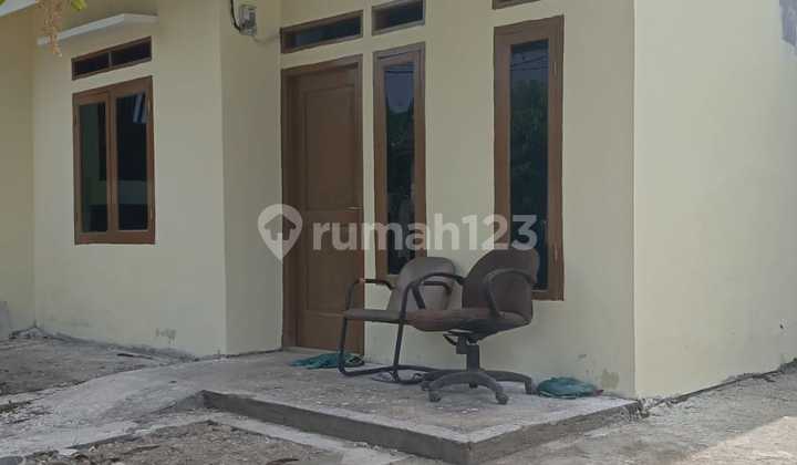 House Location in Bojong Gede by the Roadside. Near Government Offices. Near Public Minibuses, Can Be Purchased with Cash or KPR. 2