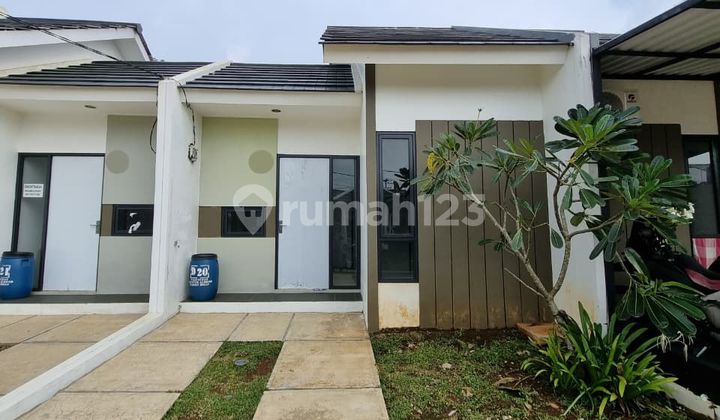 Near Victor's House. Without Bi Ceking. Only ID Card Family Card. 2