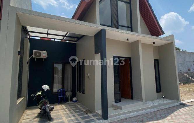 Rumah Bagus Minimalis
model Scandinavian Di Colomadu, Solo 2