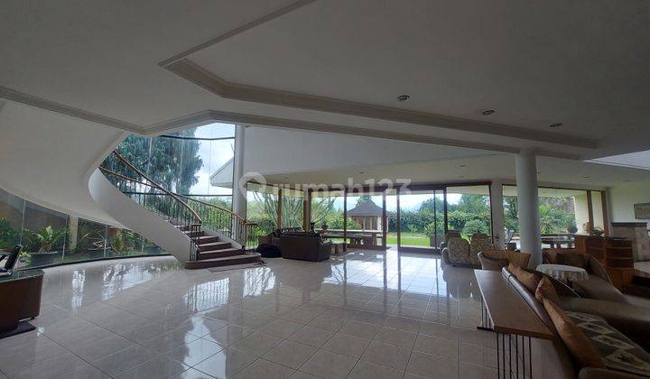 Rumah Lembang 2 Lantai SHM View Pegunungan Gazebo di Taman Belakang 2