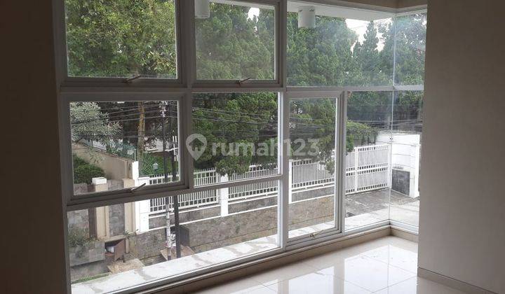 Jual Rumah Setrasari 2 Lantai Bagus Hadap Timur  1