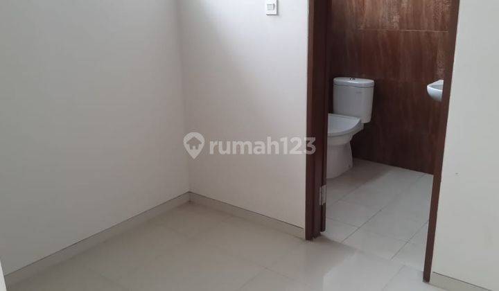 Jual Rumah Setrasari 2 Lantai Bagus Hadap Timur  2