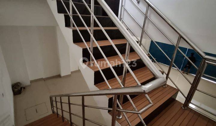 Tempat Usaha Modern Otista Sangat Terawat  4