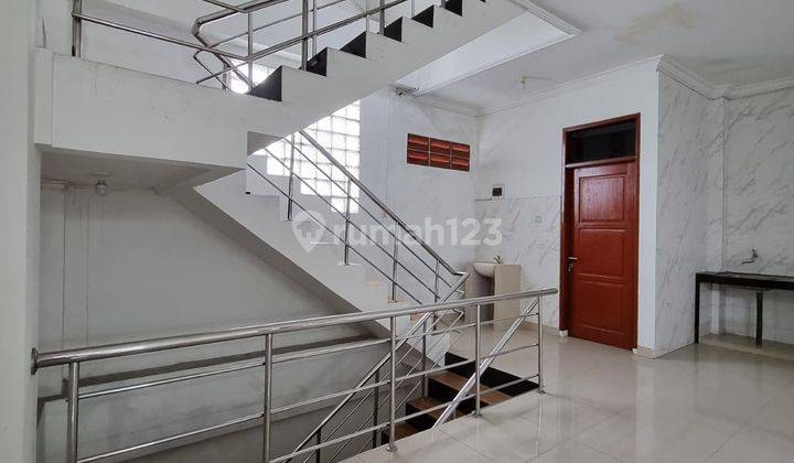 Tempat Usaha Modern Otista Sangat Terawat  7