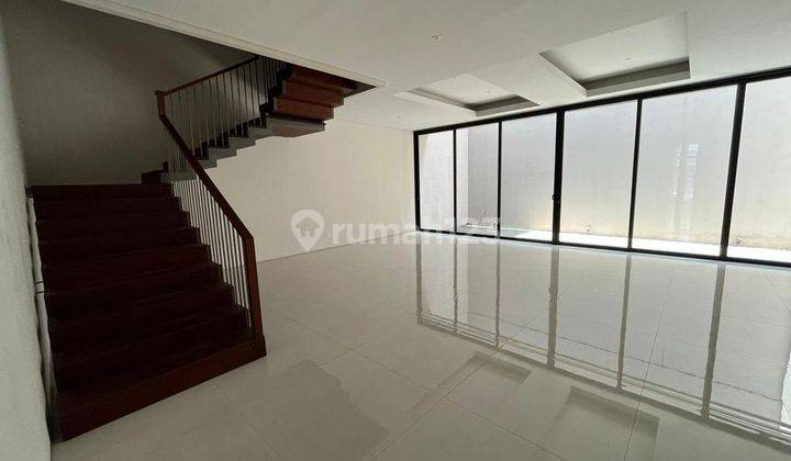 Rumah Bagus Minimalis Setrasari  1