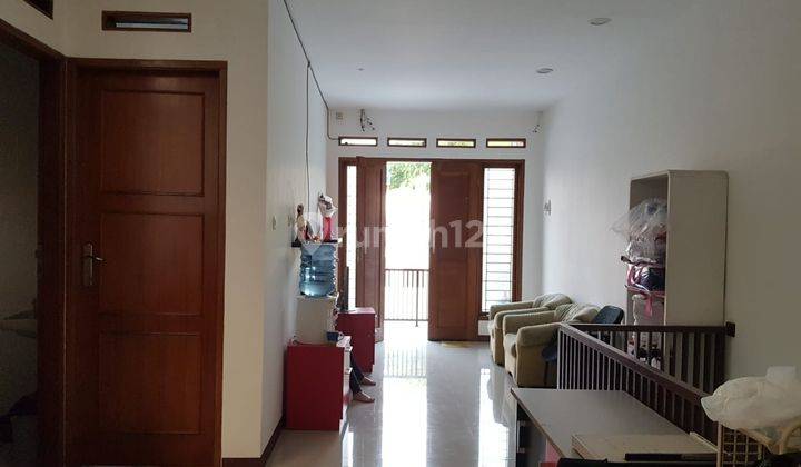 Rumah 2 Lantai Bagus Semi Furnished di Setra Duta, Bandung 1