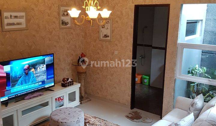 Rumah 2 Lantai Bagus di Setra Murni, Bandung 1