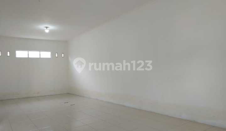 House for Rent in Jogokaryan, Mantrijeron, Near the Palace, Islamic Boarding School, Business District, Comfortable and Quiet Area. House for Rent in Jogokaryan, Mantrijeron, Near the Palace, Islamic Boarding School, Business District, Comfortable and Quiet Area.