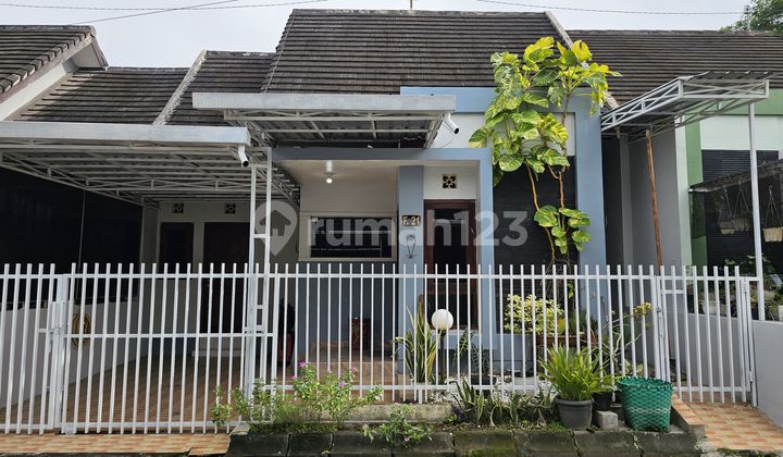 House for Sale in Maguwoharjo, Depok, in the Comfortable Comfort Housing Complex