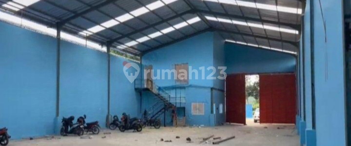 Warehouse on Diklat Pemda Tigaraksa Main Road