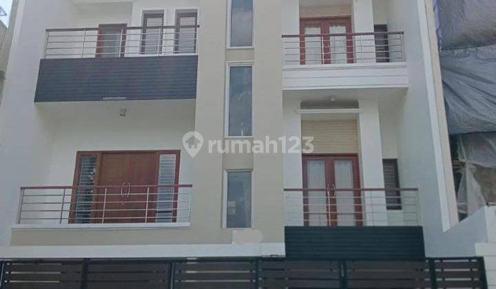 Rumah 3 Lt Rapi Cakep di Taman Permata Buana Jakarta Barat 1