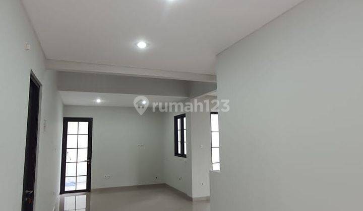 Rumah Hadap Taman Balkon Luas di Anggrek Loka Bsd 2