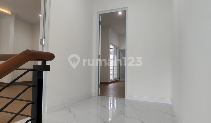 Jual Cepat Rumah 2 LT Full Renov di Delatinos BSD 2