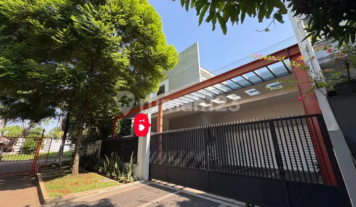 2-story Hook House Well-maintained Ready to occupy in Kencana Loka BSD 2