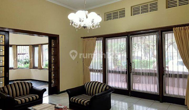 Rumah 1 Lt Tanah Luas di Kawasan Elite Jalan Riau Bandung 2