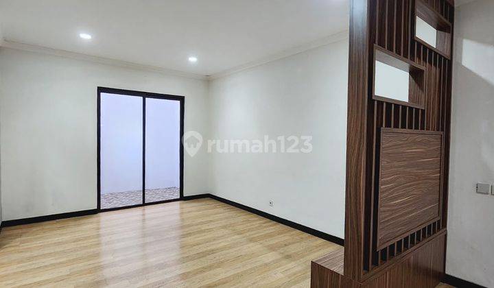 Rumah 2 Lt Cakep Terawat Semi Furnished di Caspia Bsd 2