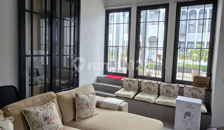 Rumah Sudah renovasi Semi furnished di Aether Greenwich BSD Rumah Sudah renovasi Semi furnished di Aether Greenwich BSD