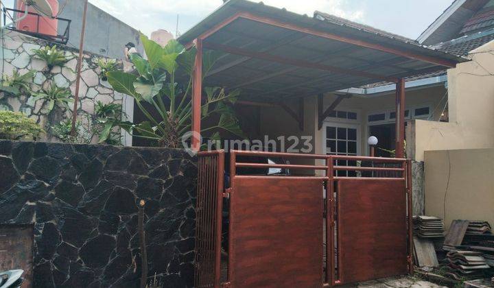 Rumah 1 Lt Dekat Pintu Gerbang di Villa Melati Mas 1