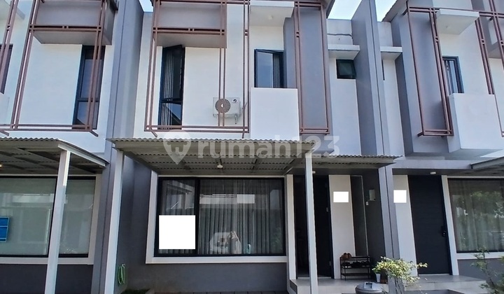 Rumah 2 lt Siap huni Terawat di Yuthica BSD