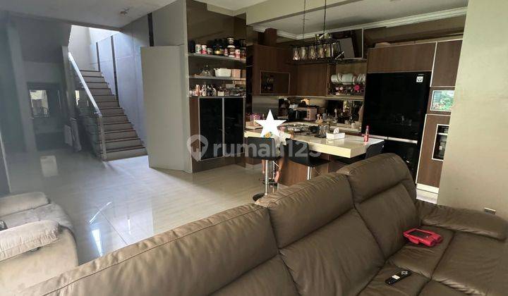 Rumah 2 Lt Cakep Full Interior Siap Huni di Griya Loka Bsd 2